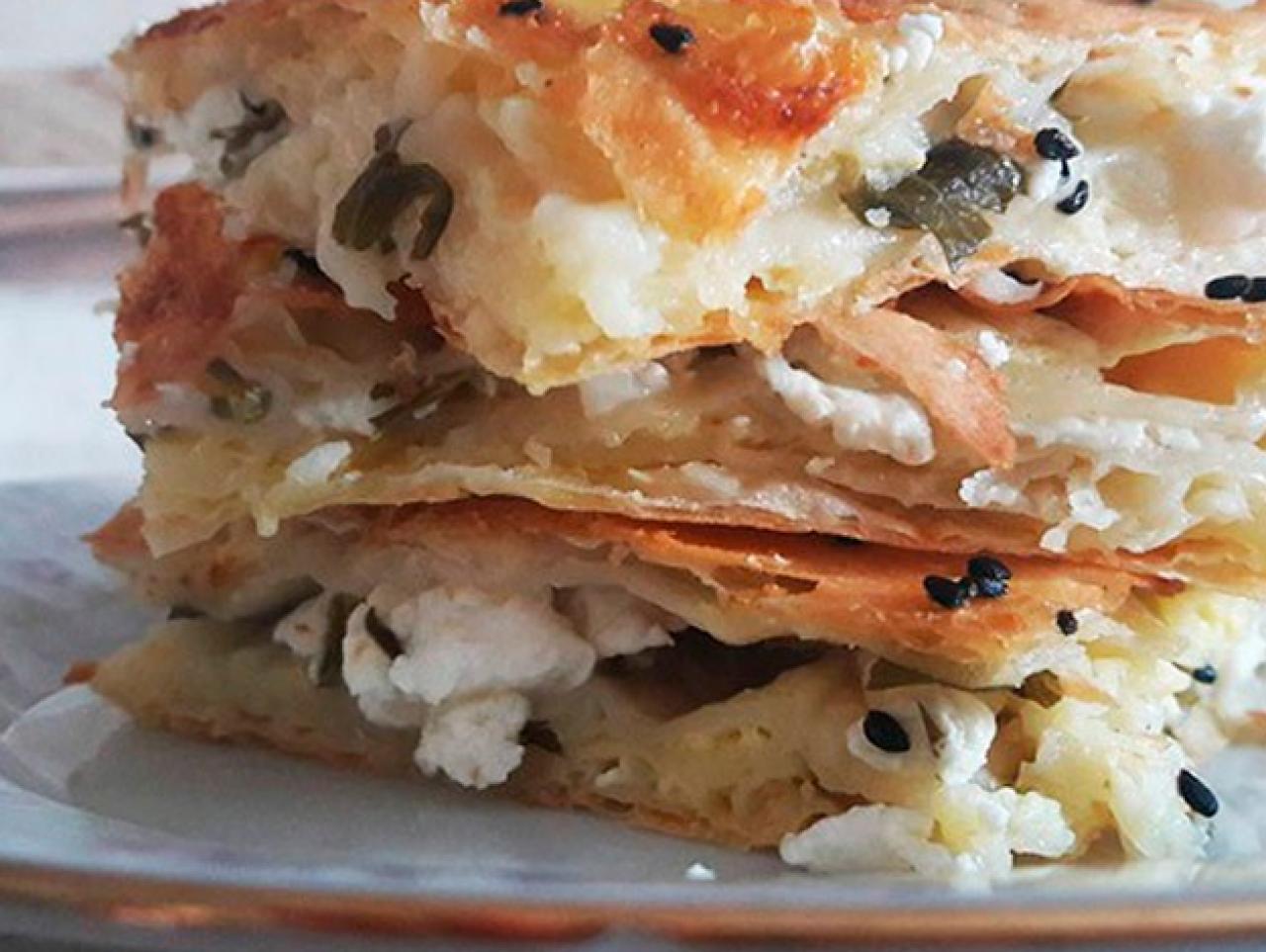 Gelinim Mutfakta günün yemeği Kremalı Ispanaklı Börek nasıl yapılır? Tarifi ve malzemeleri nedir?