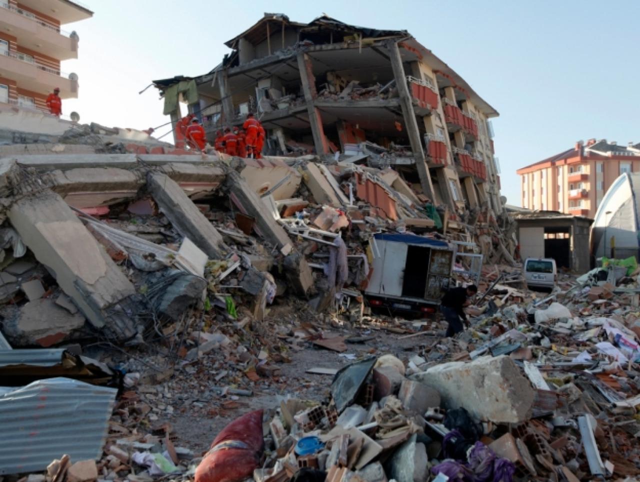 Deprem kıyıdaki ilçeleri vurabilir!