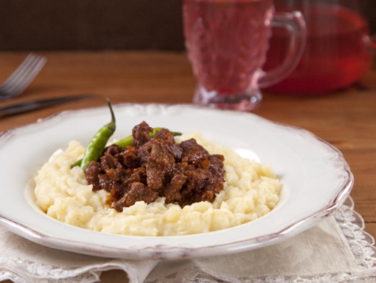 Gelinim Mutfakta püreli tas kebabı tarifi ve malzemeleri