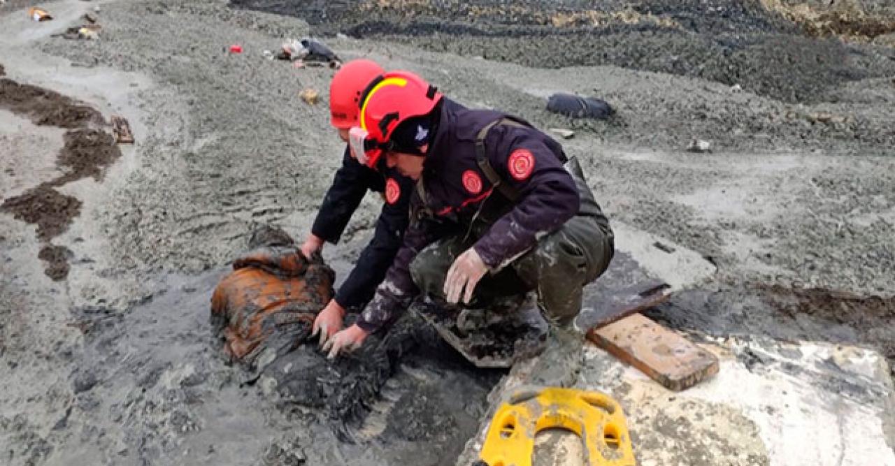 Polisten kaçarken çamura saplandı