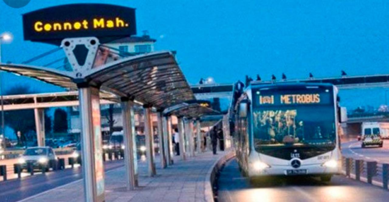 Cennet Mahallesi'nde arızalanan metrobüs ulaşımı engelledi