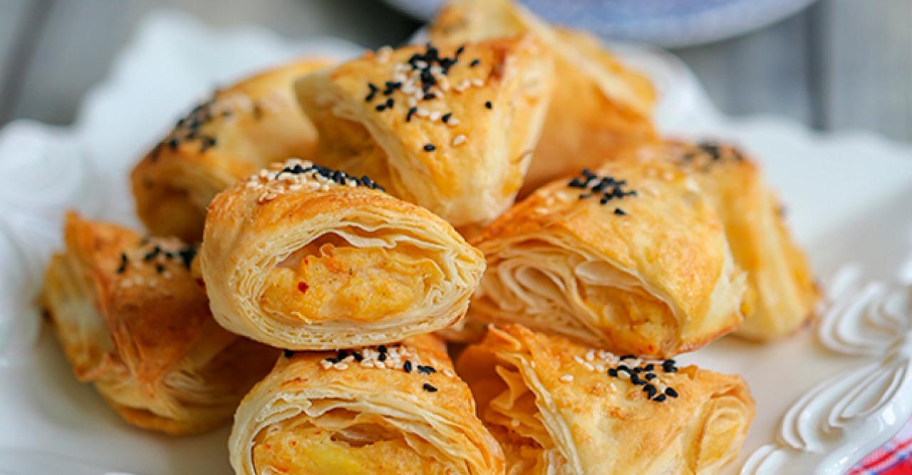 Gelinim Mutfakta patatesli üçgen börek nasıl yapılır? Tarifi ve malzemeleri