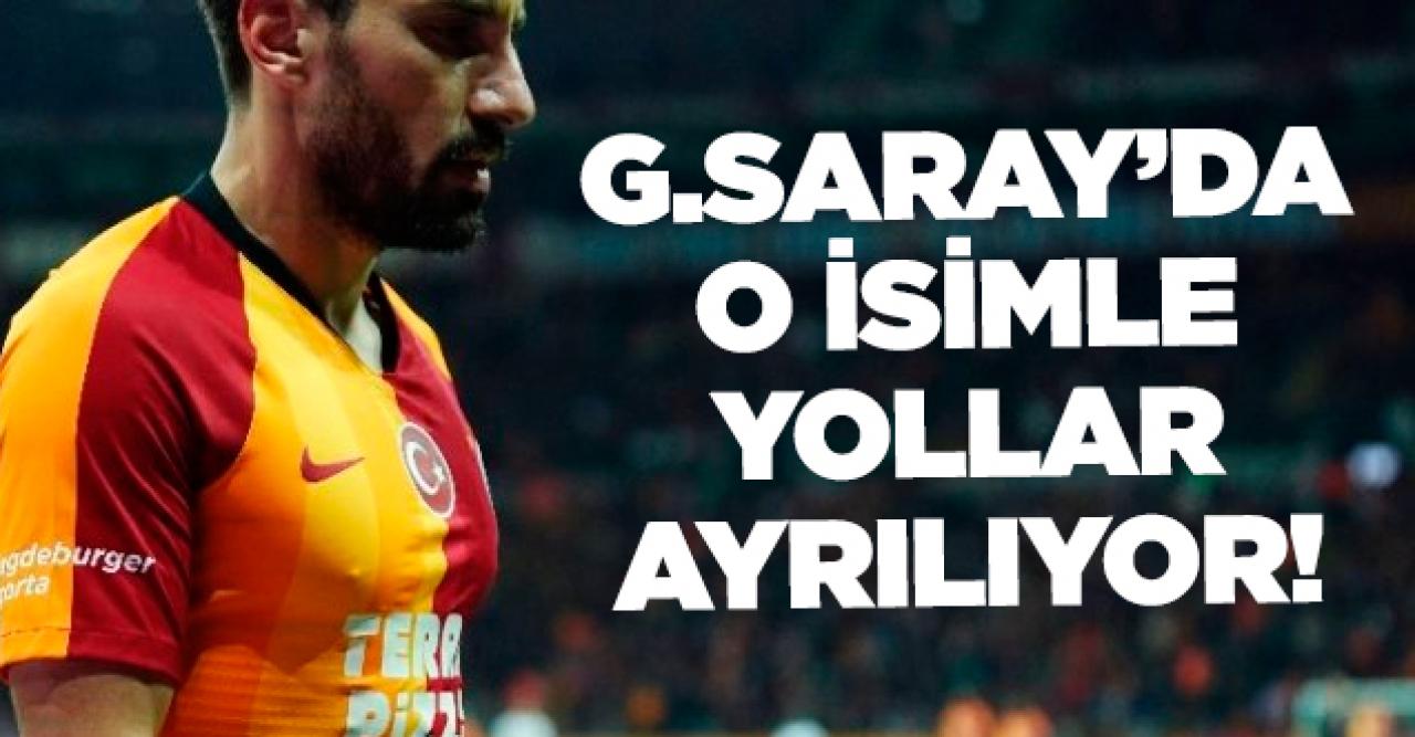 Galatasaray'da Şener Özbayraklı'nın bileti kesildi