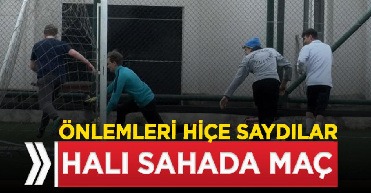 Sarıyer'de halı sahada top oynadılar