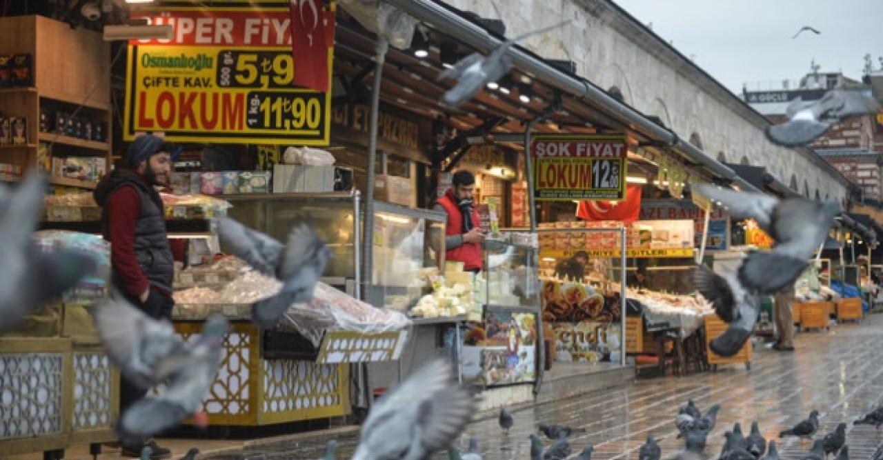 Eminönü peynircileri dükkanlarını açtı