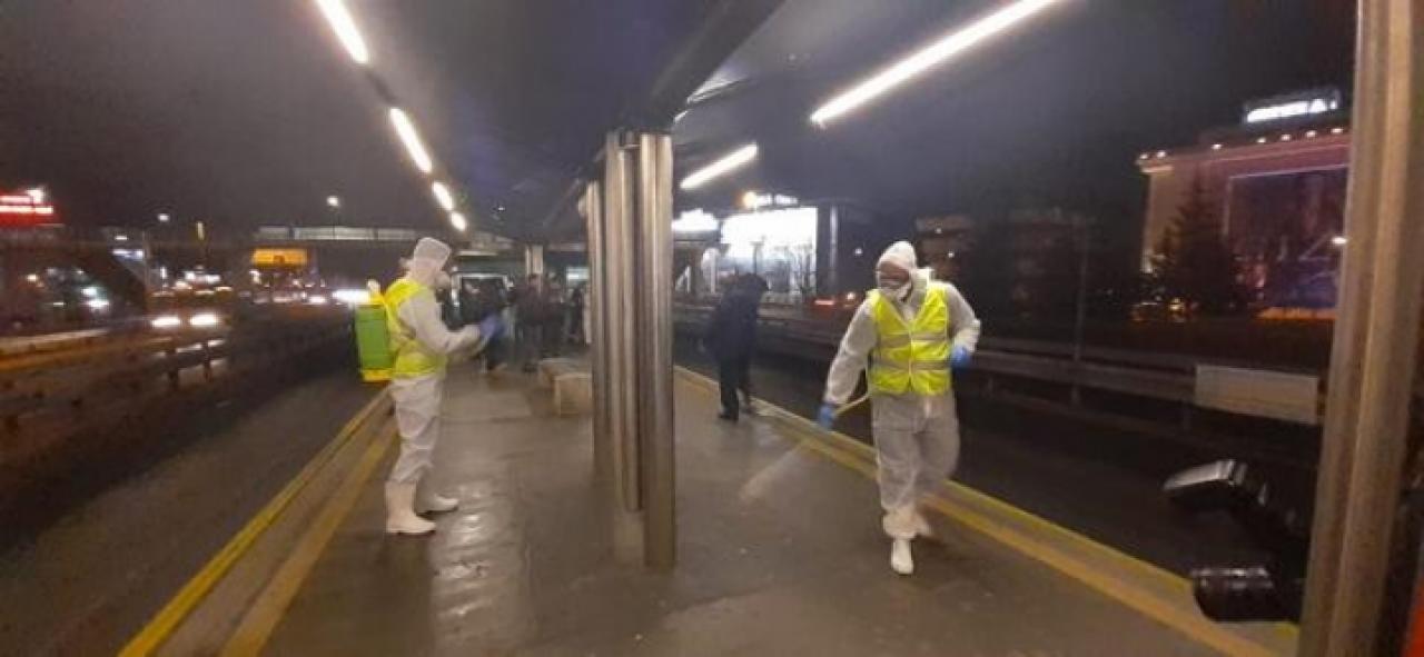 Metrobüs şoförleri koruyucu tulumla görev yapacak