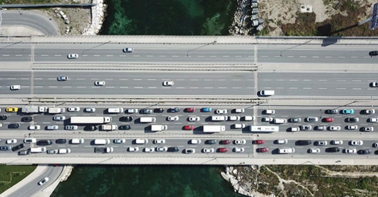 Büyükçekmece'de denetim trafiği havadan fotoğraflandı