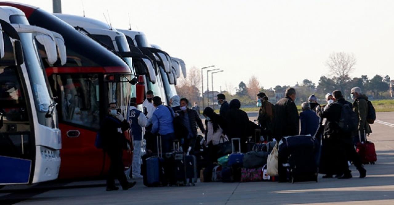 Hollanda’dan 2'si bebek 346 Türk vatandaşı Samsun'a getirildi