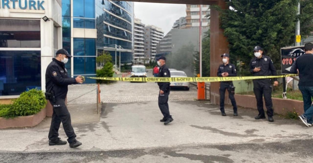 Pendik'teki rezidansın otoparkında yangın