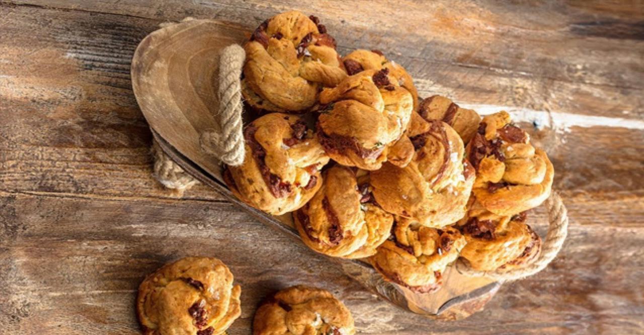 Gelinim Mutfakta peynirli sucuklu çörek nasıl yapılır? Tarifi ve malzemeleri