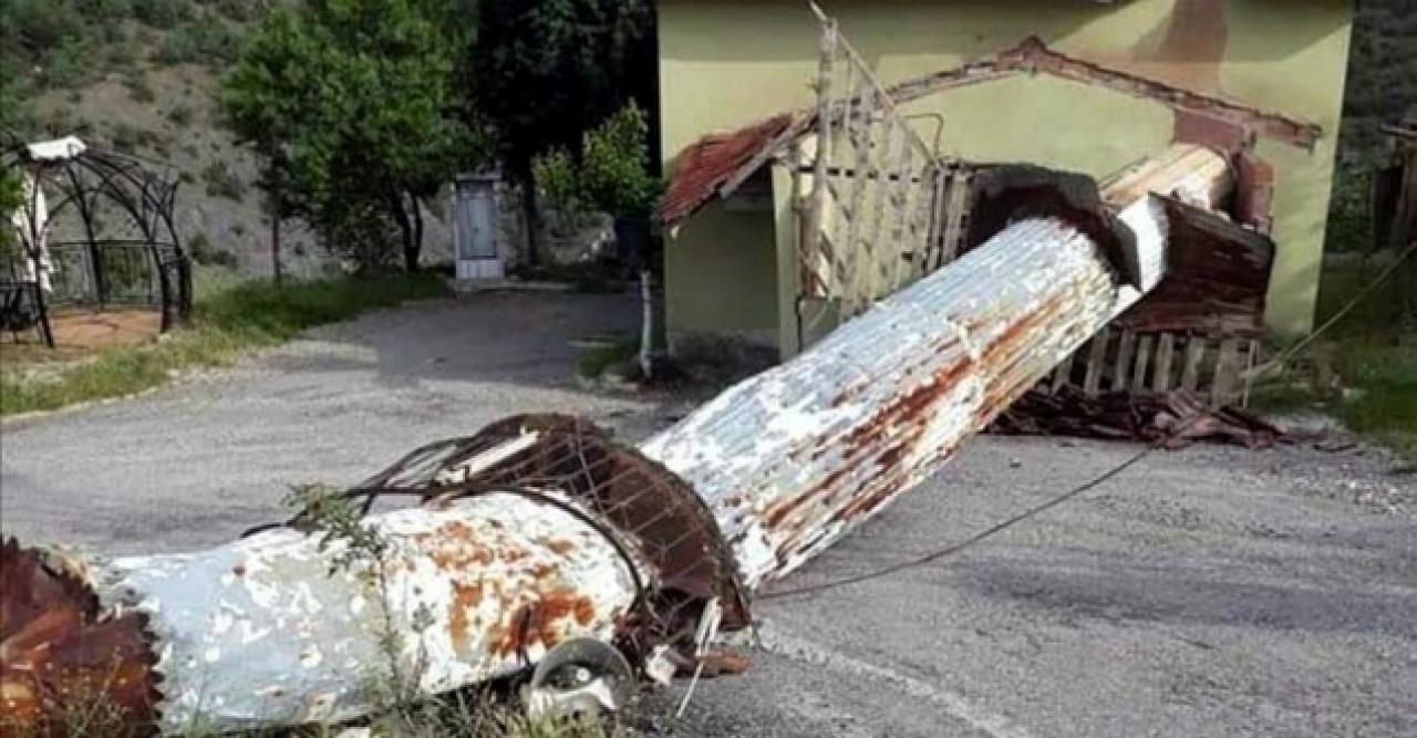 Ankara'da şiddetli rüzgar, cami minaresini yıktı