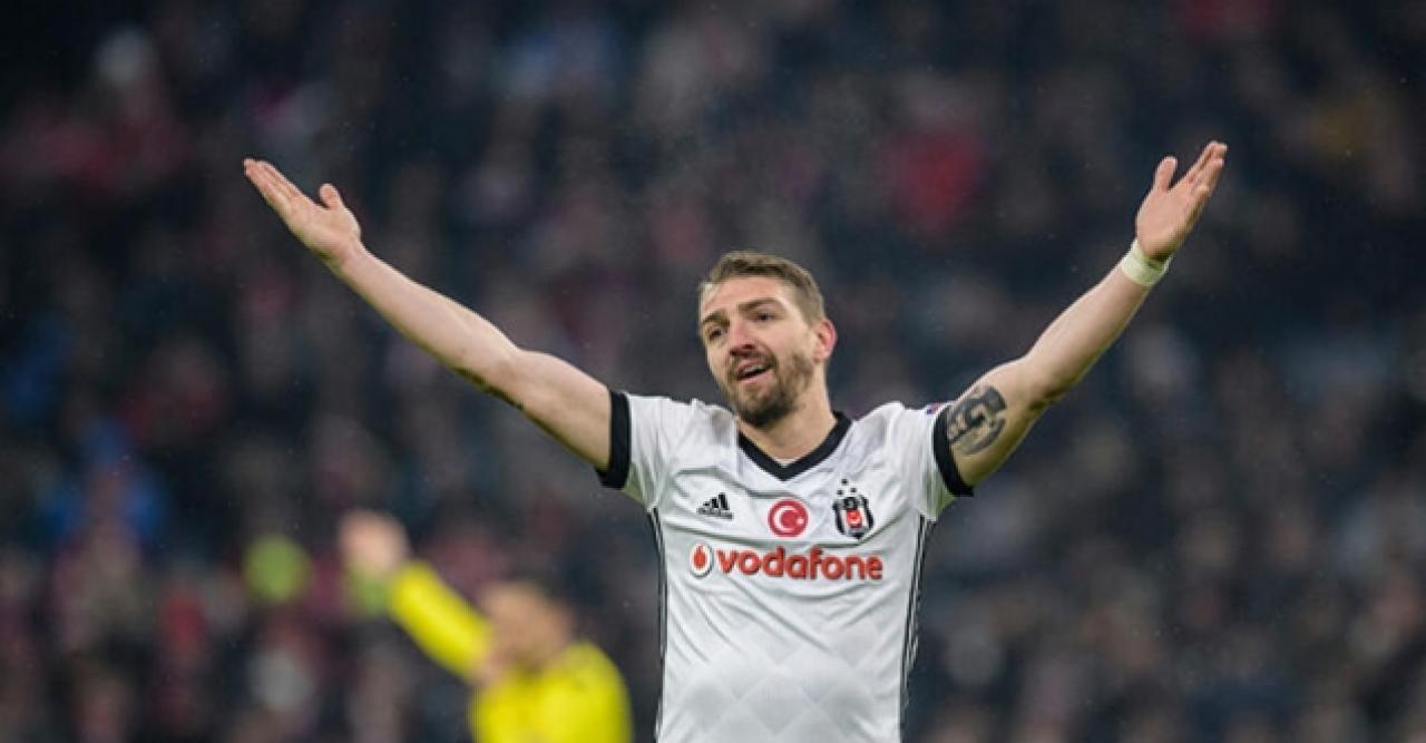 Caner Erkin Beşiktaş ile yollarını ayırıyor mu?