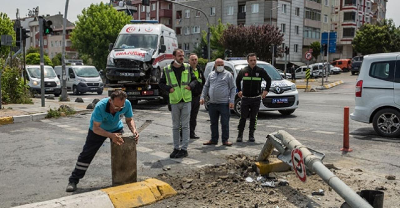 Bahçelievler'de ambulans kaza yaptı: 3 sağlık çalışanı yaralandı