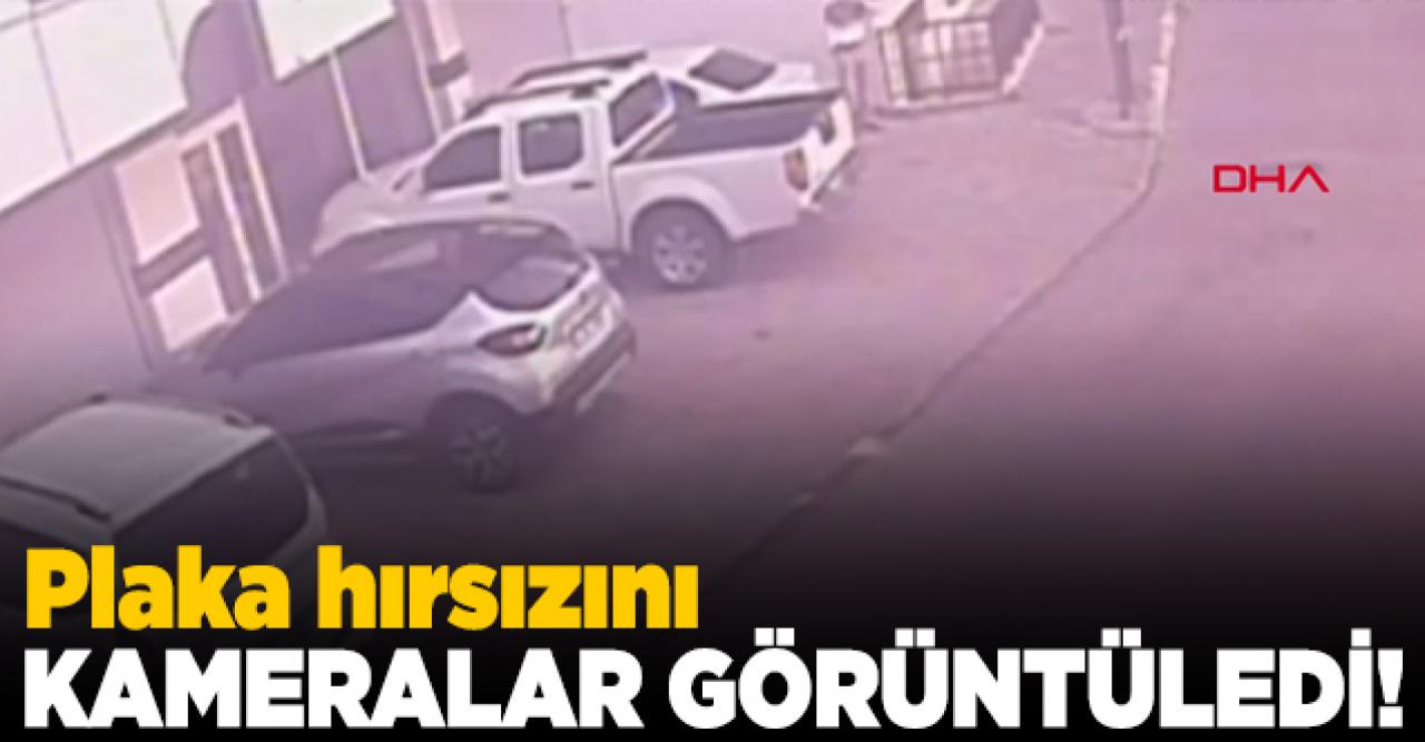 Beylikdüzü'nde otomobilin plakasını çalan hırsız kamerada