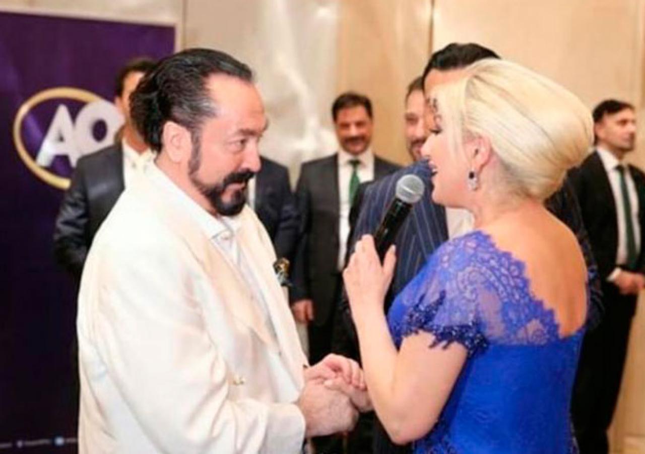 Muazzez Ersoy'dan Adnan Oktar'dan methiyeler