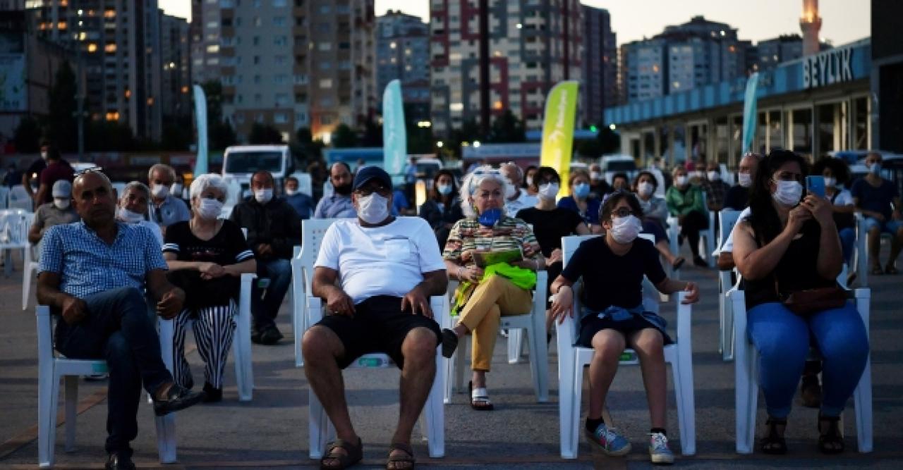 Sivas Katliamı'nın 27. yılı Beylikdüzü'nde anıldı: Yüreğimizdeki ateş sönmedi