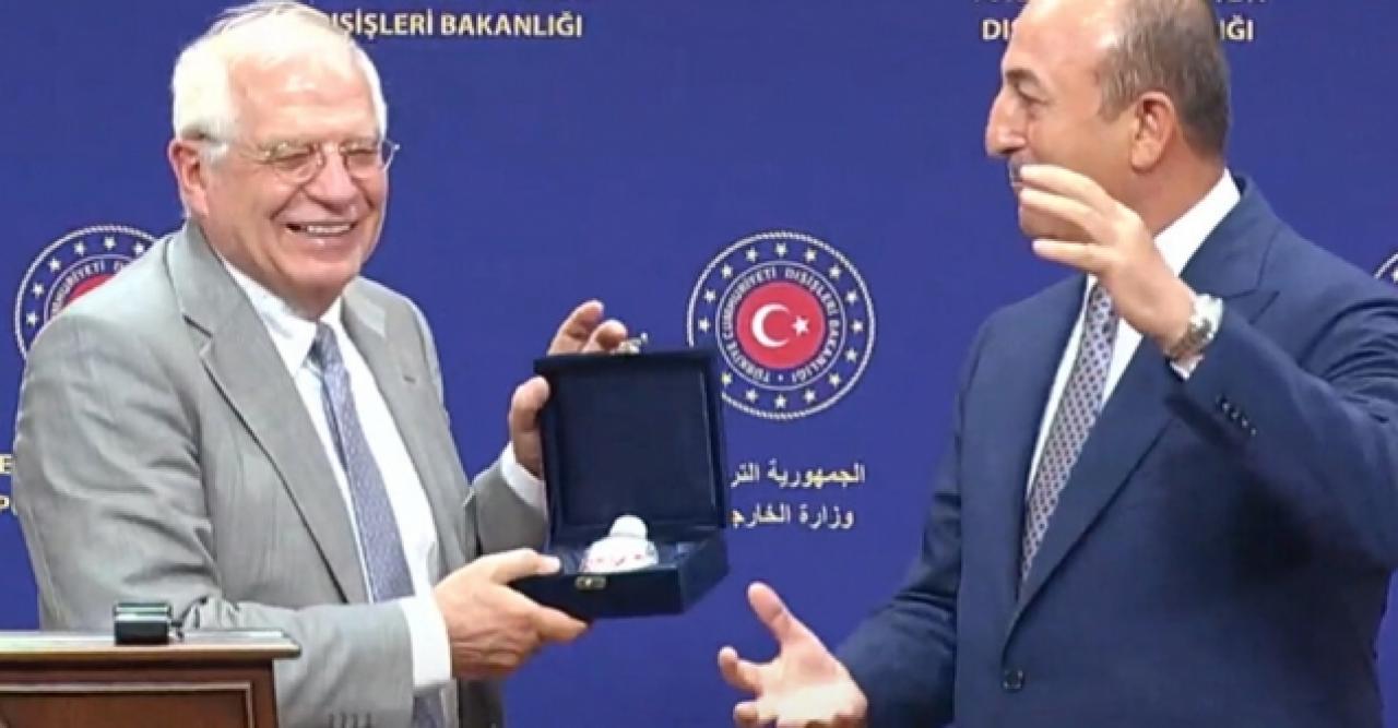 Çavuşoğlu, Borrell'e BOREL hediye etti