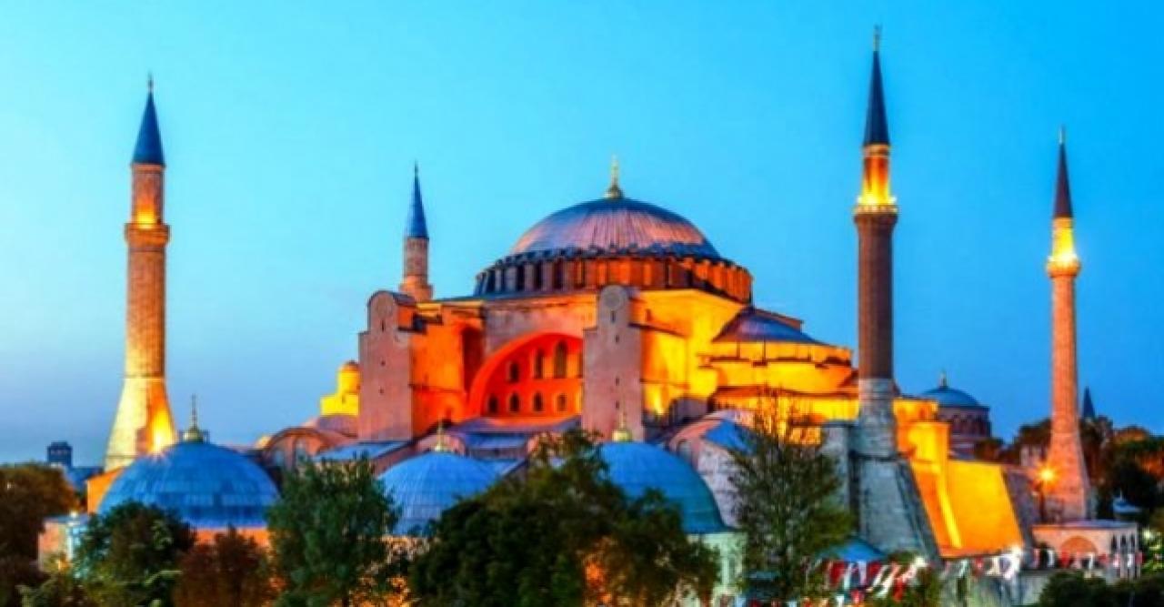 Ayasofya'nın Twitter hesabına 'doğum günü' yazıldı