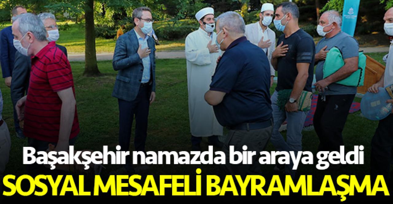 Başakşehir'de sosyal mesafeli bayramlaşma