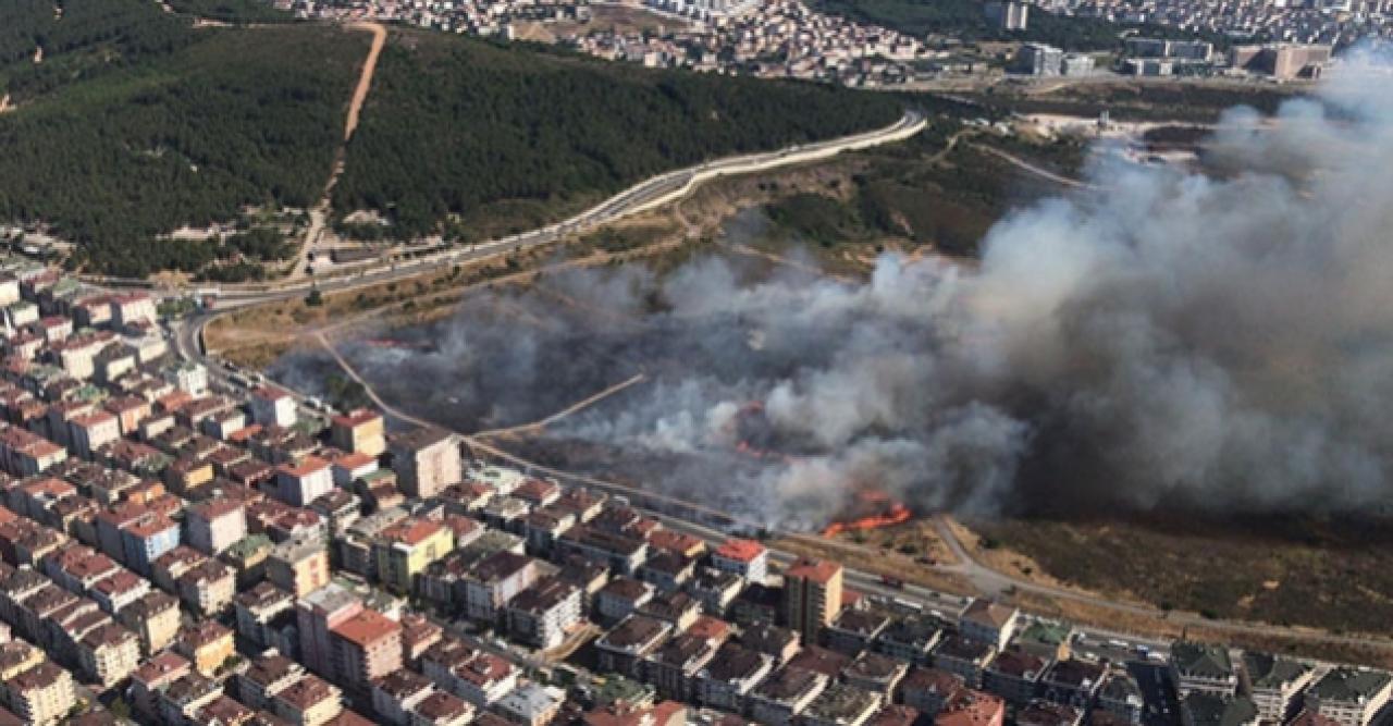 Maltepe'de yangın! Askeriyedeki otluk alan yandı