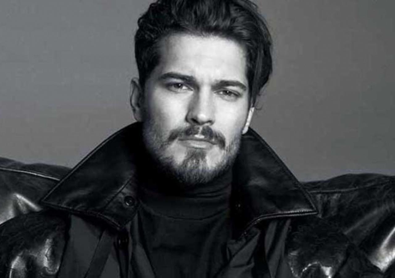 Çağatay Ulusoy ve Duygu Sarışın aylar sonra yan yana