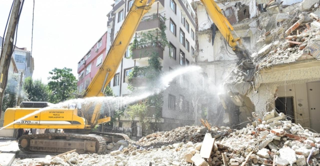 Avcılar'da bininci bina dönüşüm için yıkıldı