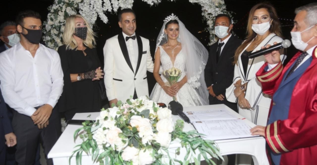 Ünlüler nikah şahidi oldu