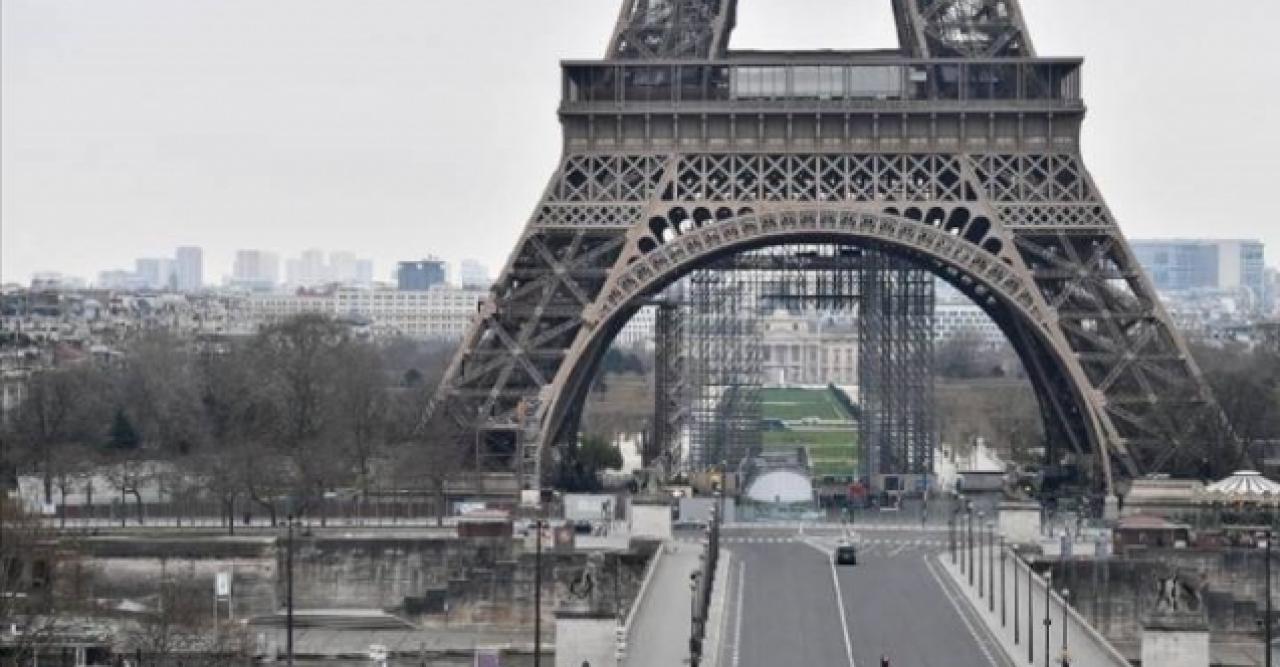 Paris'te patlama sesi!