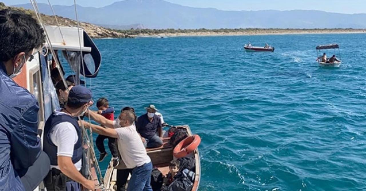 Muğla açıklarında tekneleri bozulan 150 göçmen kurtarıldı