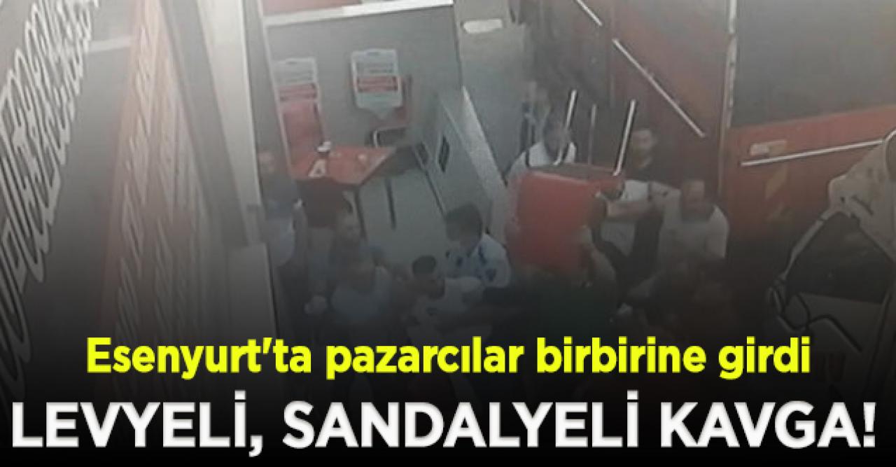 Esenyurt'ta pazarcıların levyeli sandalyeli yer kavgası