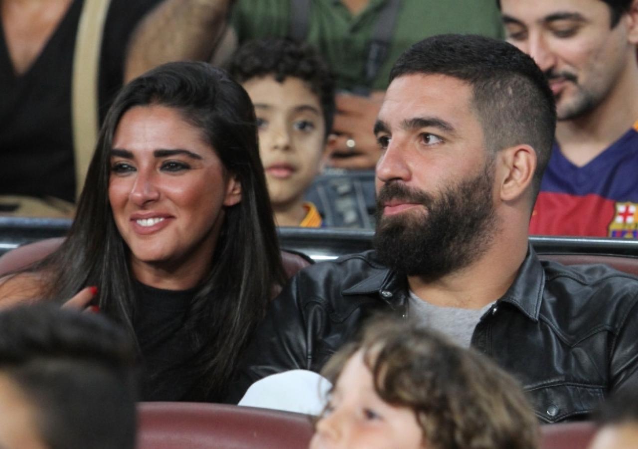 Arda Turan'ın 1 aylık eşi Aslıhan Doğan 3 aylık hamile!