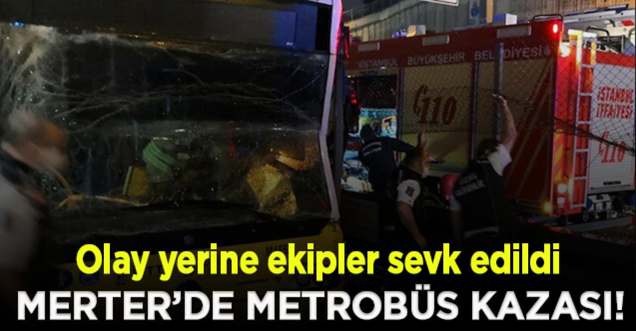 Merter'de metrobüs kazası!