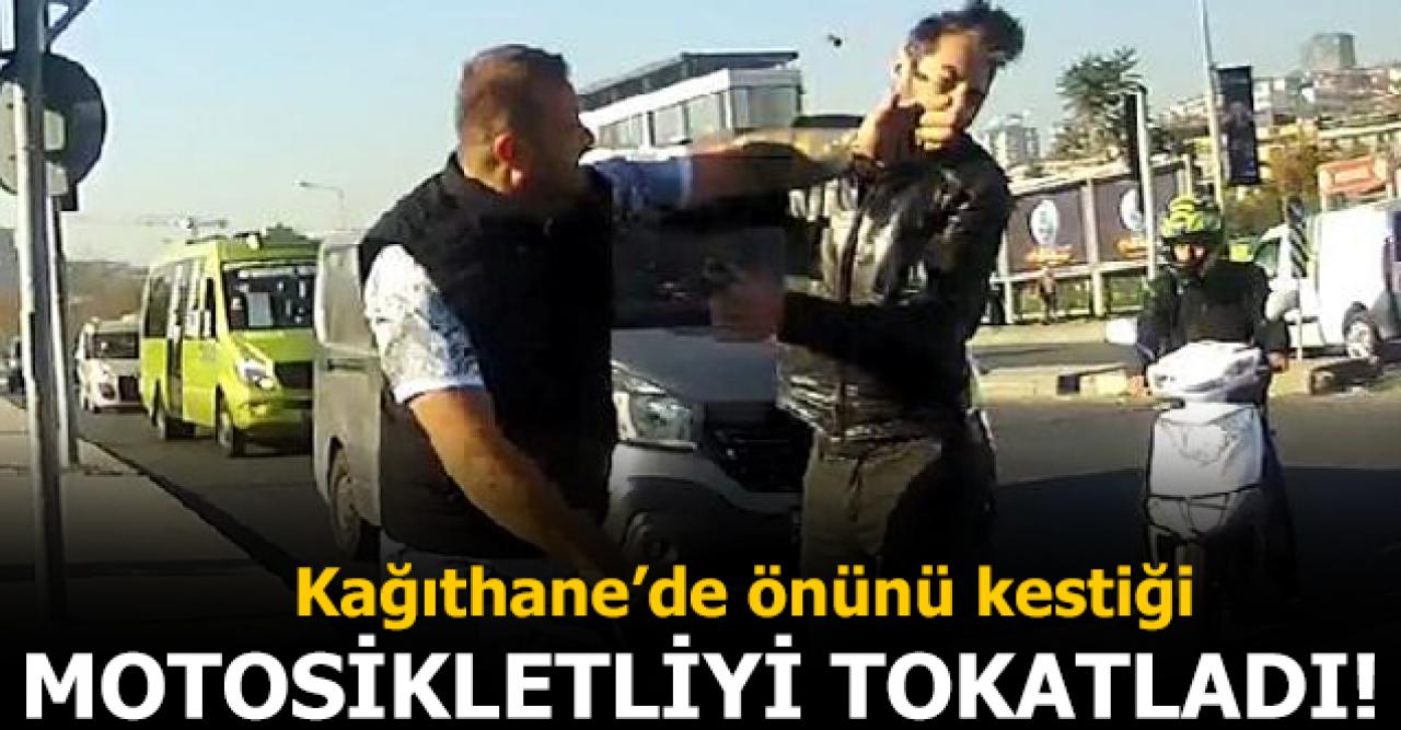 Kağıthane'de şoke eden anlar! Motosikletlinin önünü kesti, kaskını alıp tokat attı