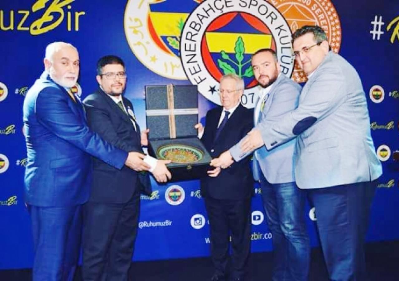 Fenerbahçelilerden Aziz Yıldırım'a destek