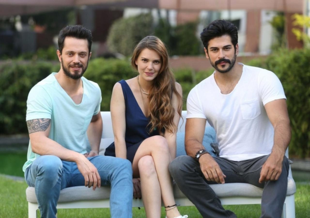 Aslı Enver ve Murat Boz birbirlerini sildi!