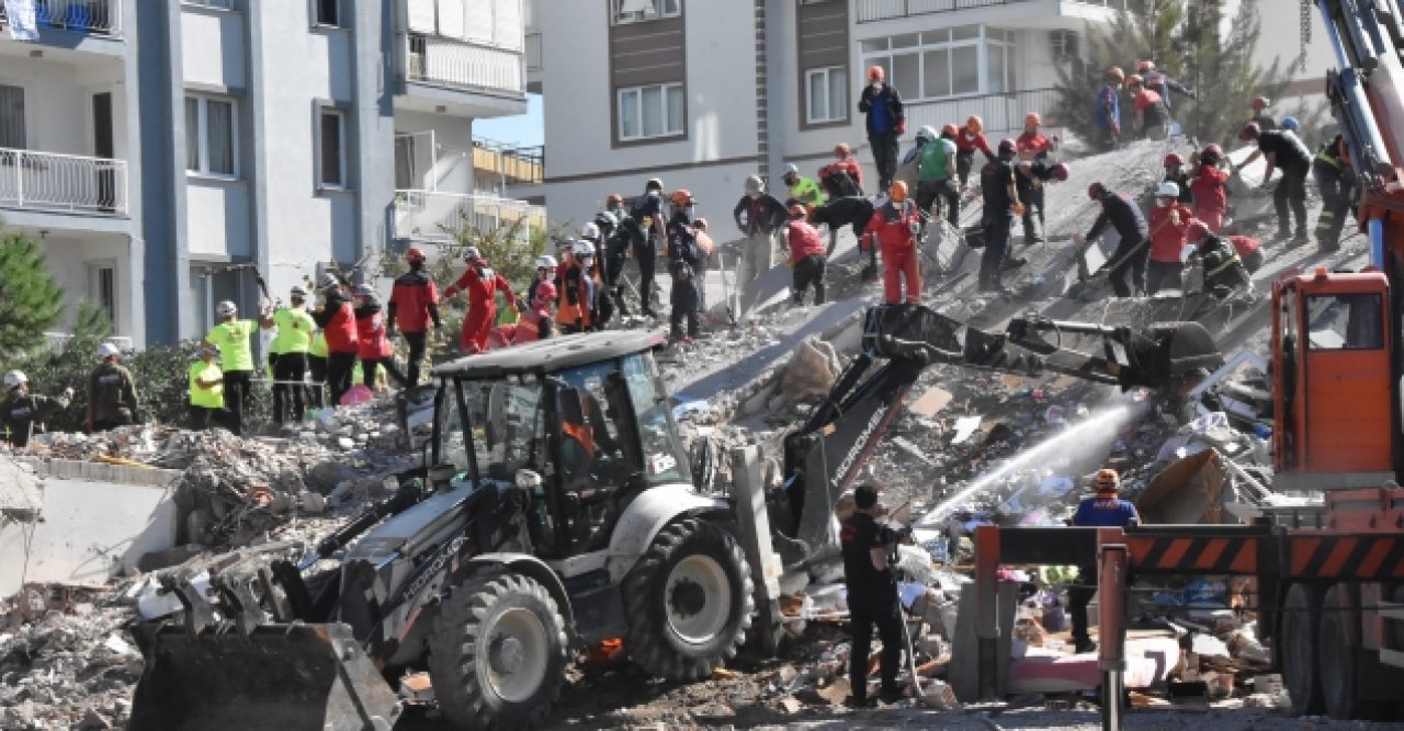 Enkaz altında mucize yaşandı!