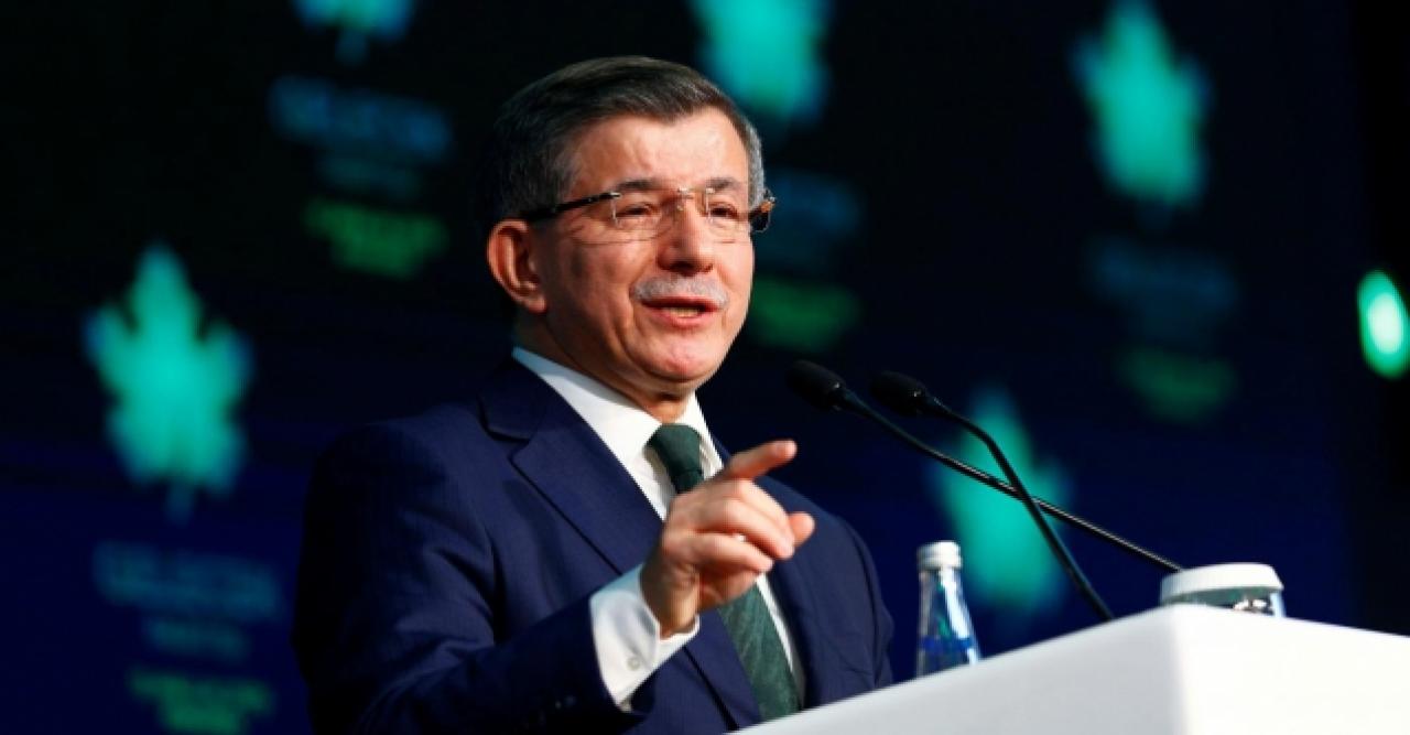 Ahmet Davutoğlu yeniden genel başkan seçildi