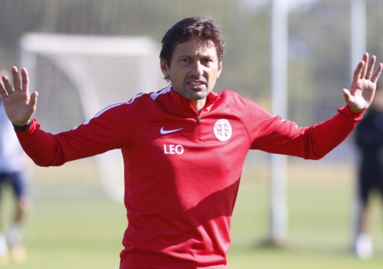 Antalyaspor'da Leonardo istifa etti