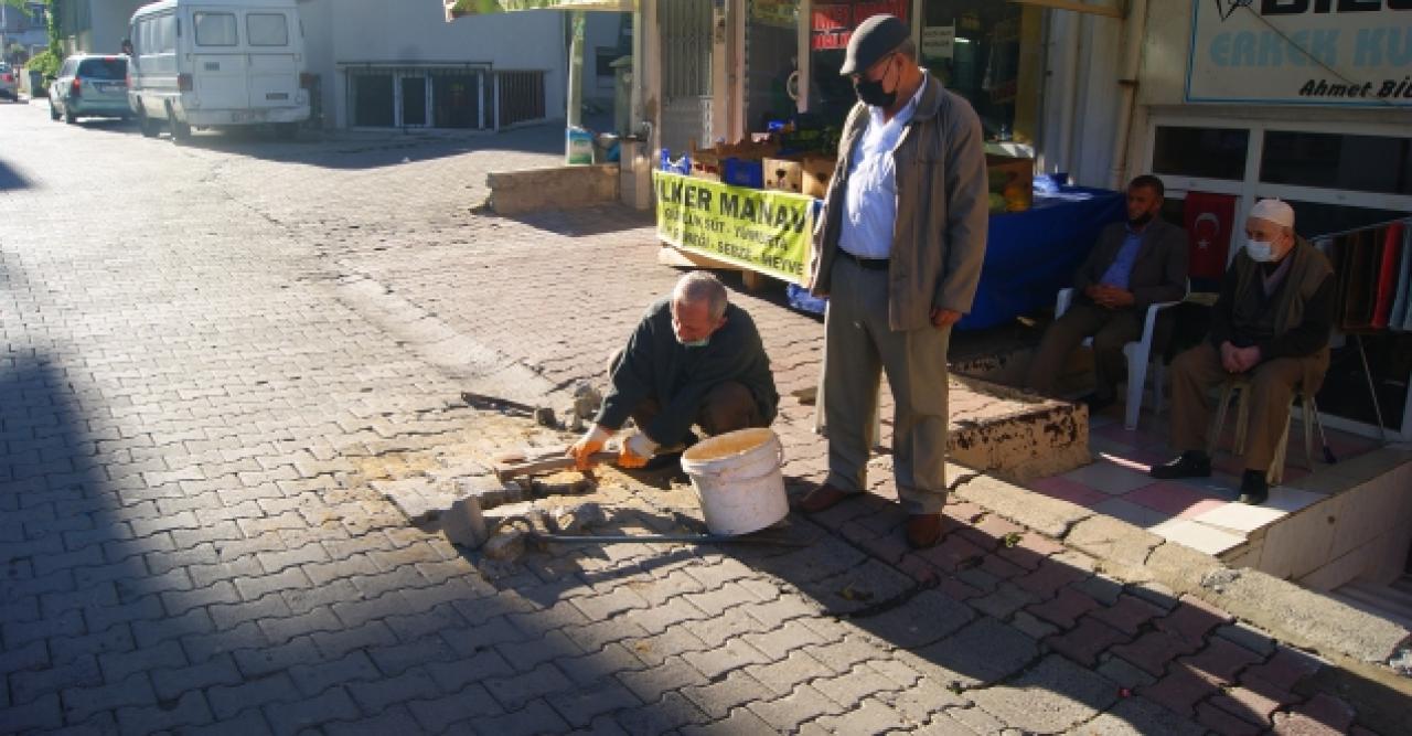 Tekirdağ'da mahalleli kendi yolunu yapıyor!