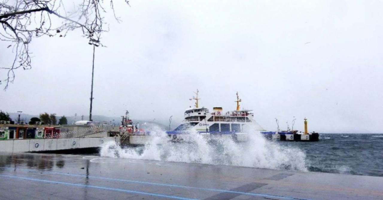 Çanakkale'de feribot, Bursa'da BUDO seferleri iptal edildi