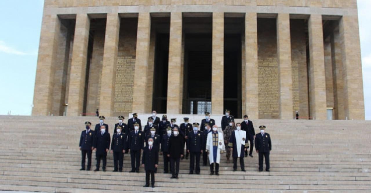 Emniyet teşkilatı Anıtkabir'i ziyaret etti