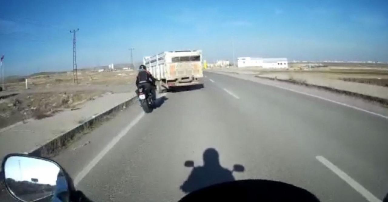 Polisin yaralandığı motosiklet kazası, arkadaşının kask kamerasında