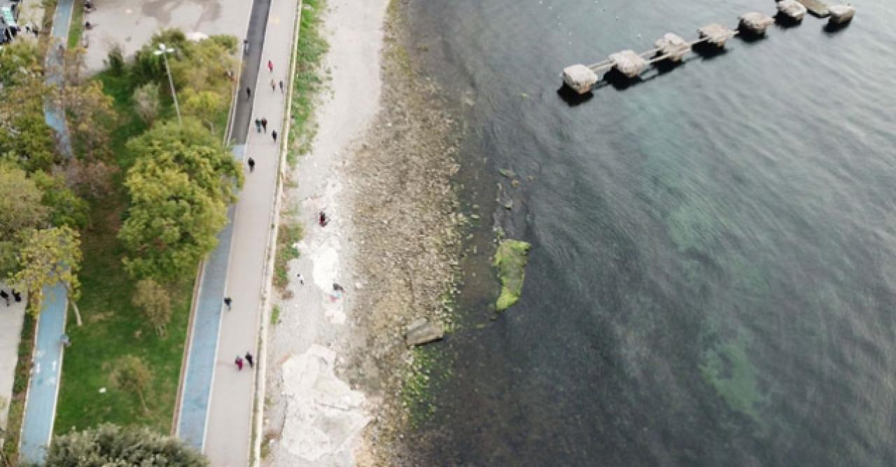 Kadıköy Caddebostan'da deniz çekildi, tedirginlik yaşandı