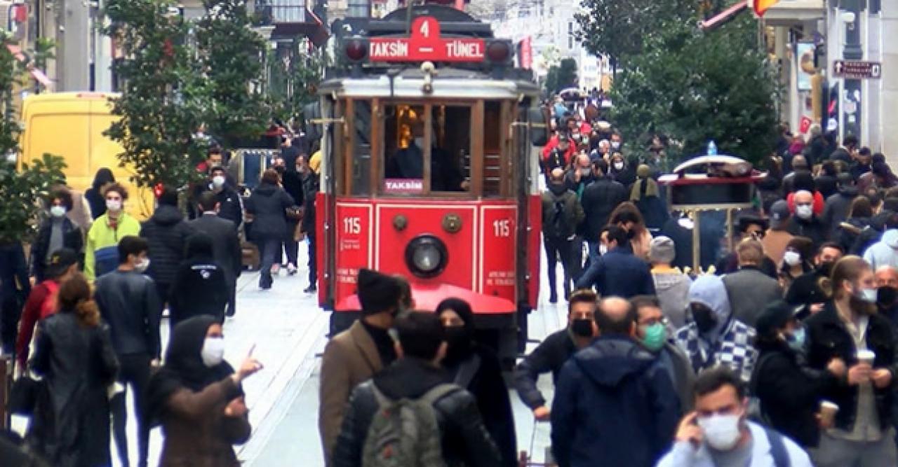 Taksim'de maske ve sigara denetimi; kuralları çoğunlukla yabancılar ihlal ediyor