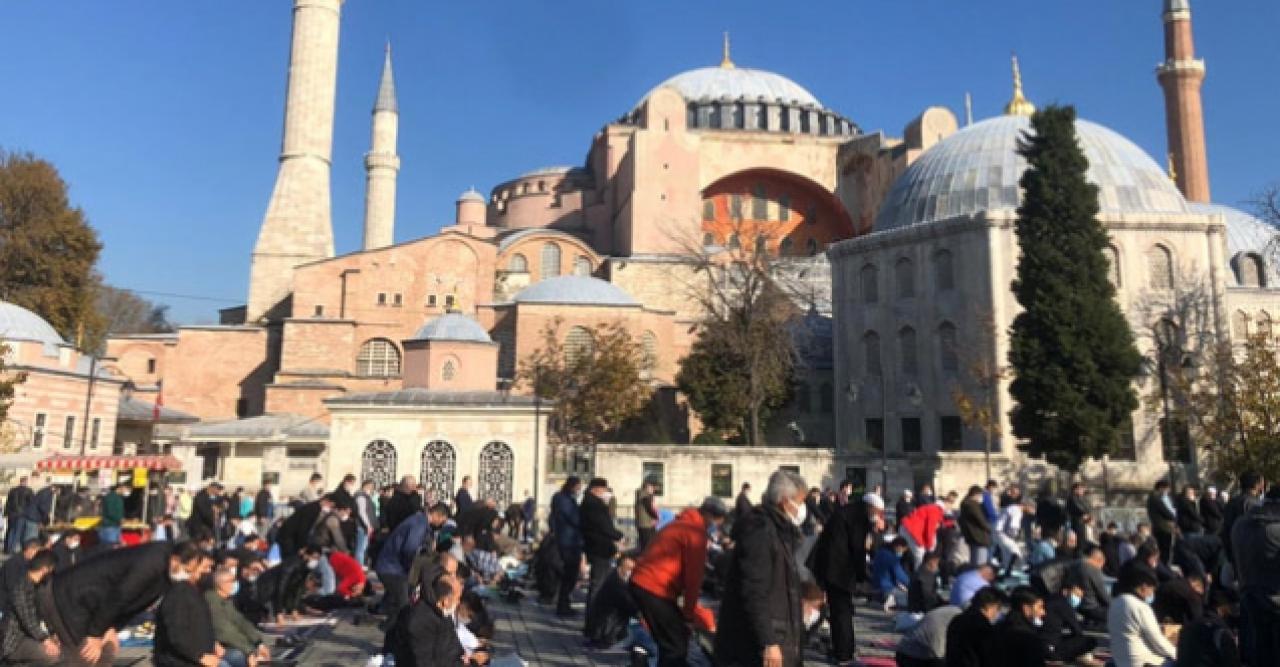 Ayasofya'da iskelenin kaldırılmasının ardından ilk cuma