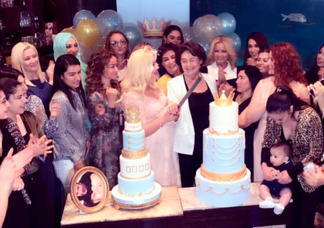 Zahide Yetiş çocuğu için babyshower yaptı