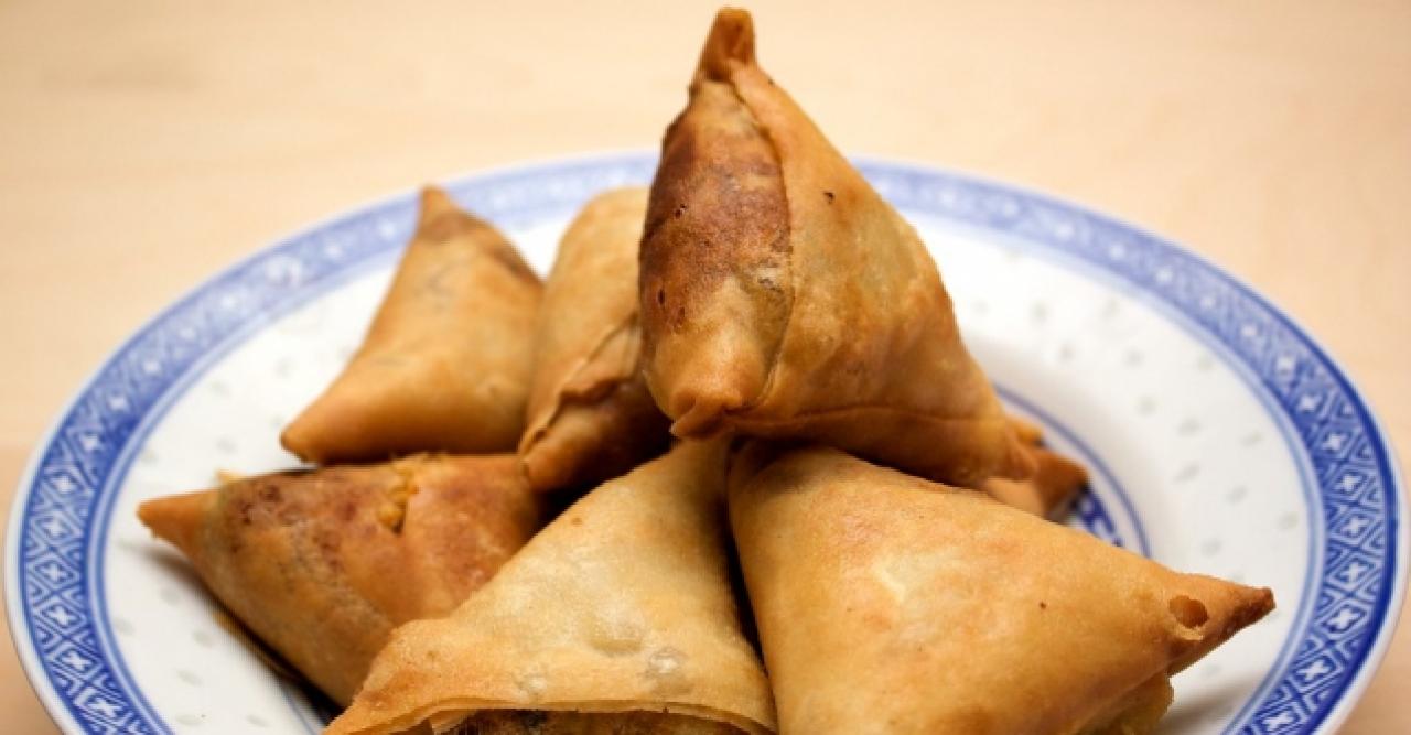 Gelinim Mutfakta Sebzeli Samosa Böreği (Hint yemeği) tarifi, malzemeleri ve yapılışı