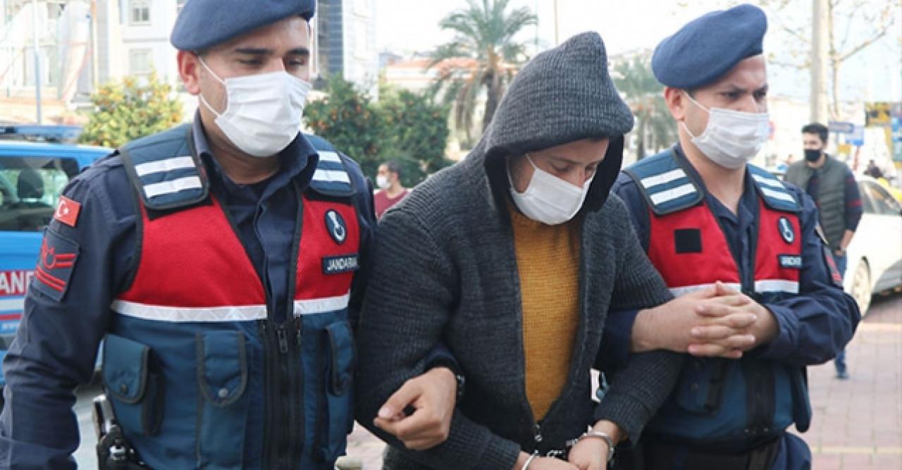 Boğazına bıçak dayadığı Rus kadına taciz ve gasp şüphelisi tutuklandı