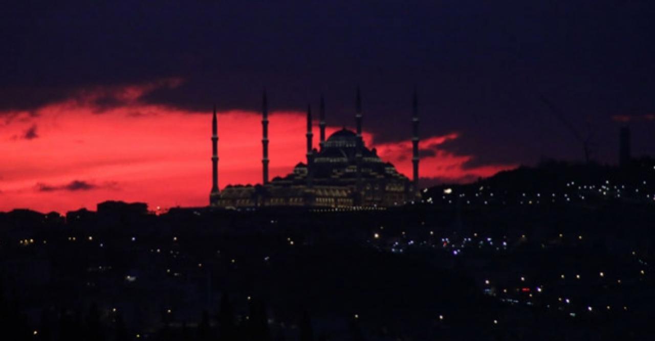 İstanbul güne kızıl başladı