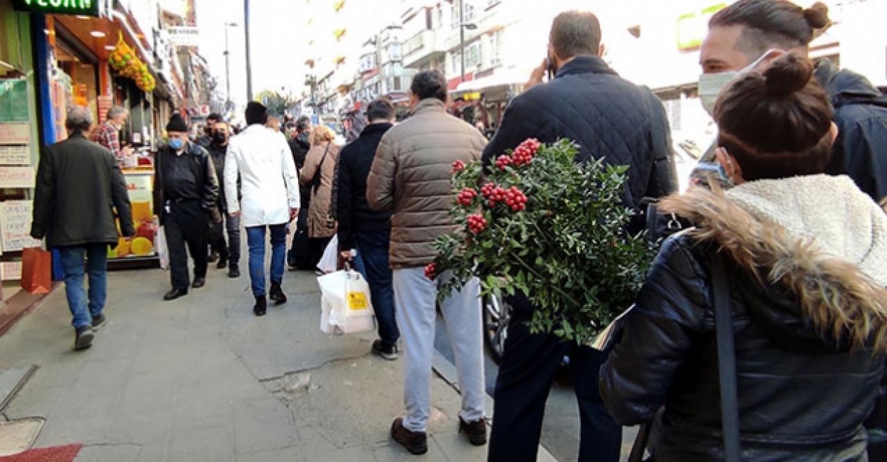 Şişli'de mezeci kuyruğu oluştu